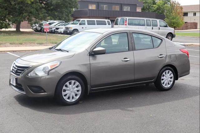 Photo of 2015 Silver Nissan Versa