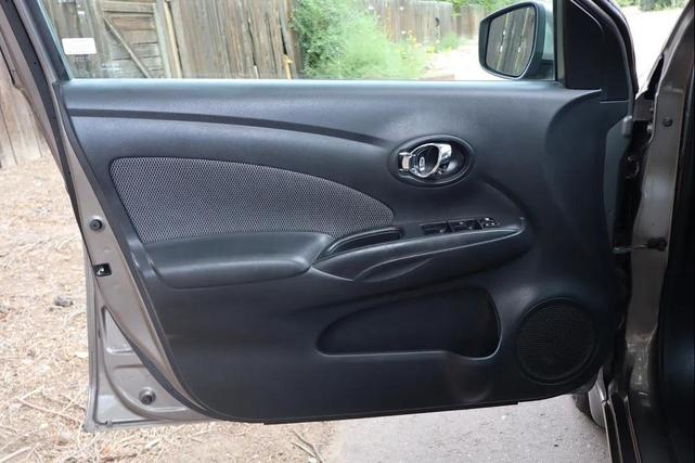 Photo of 2015 Silver Nissan Versa