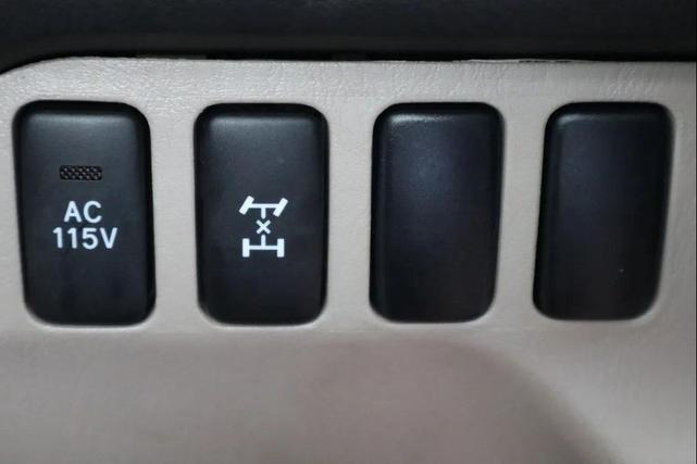 Photo of 2004 Black Toyota 4Runner
