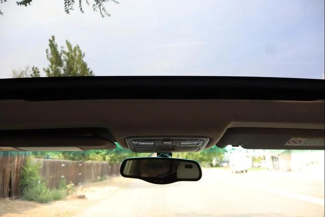 Photo of 2004 Black Toyota 4Runner