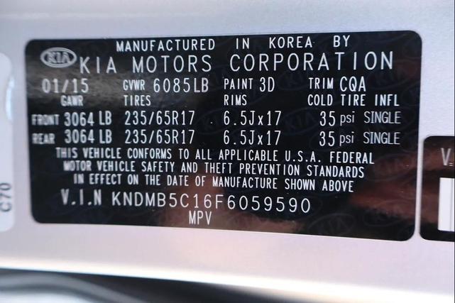 Photo of 2015 Bright Silver Kia Sedona