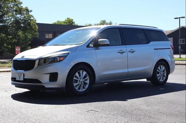 Photo of 2015 Bright Silver Kia Sedona