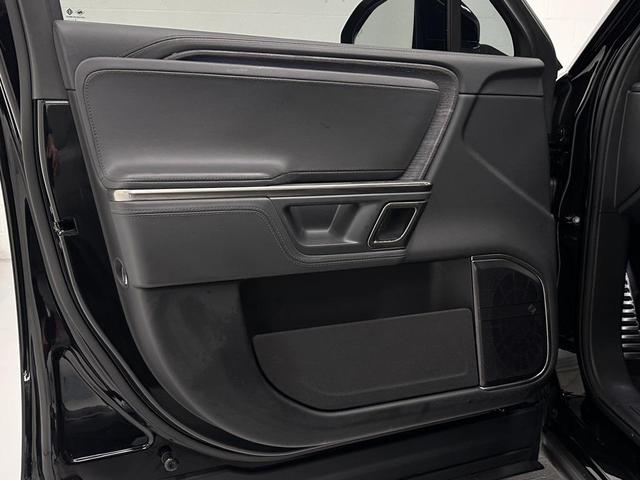 Photo of 2023 Midnight Rivian R1S