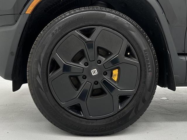 Photo of 2023 Midnight Rivian R1S