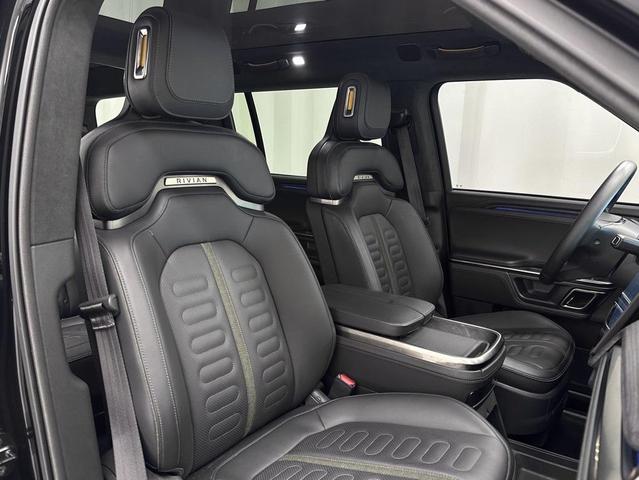 Photo of 2023 Midnight Rivian R1S