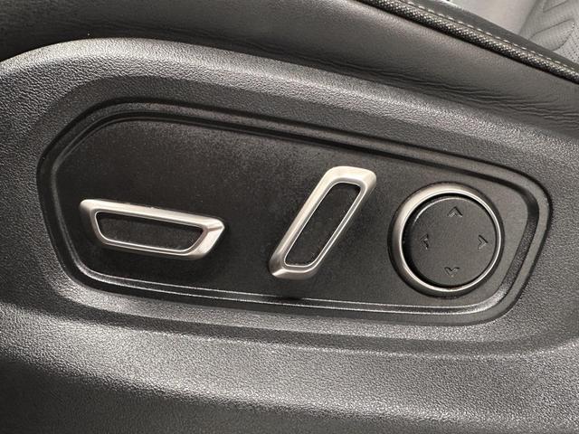 Photo of 2023 Midnight Rivian R1S