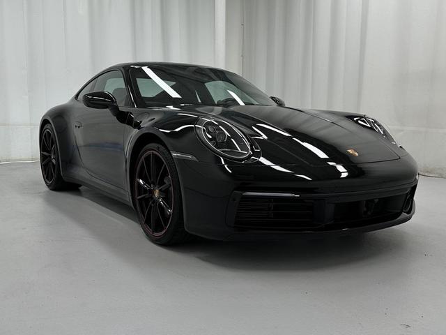 Photo of 2021 Black Porsche 911