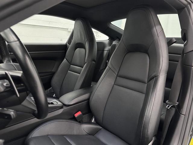 Photo of 2021 Black Porsche 911