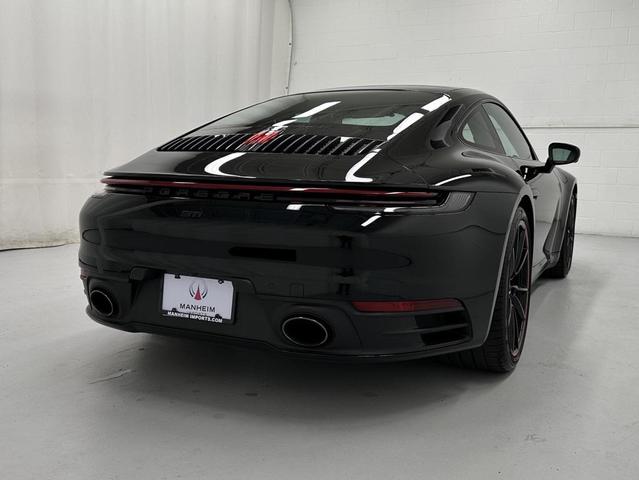 Photo of 2021 Black Porsche 911