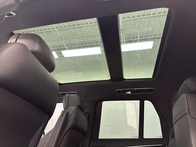Photo of 2023 Santorini Black Metallic Land Rover Range Rover