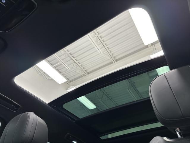Photo of 2023 Santorini Black Metallic Land Rover Range Rover