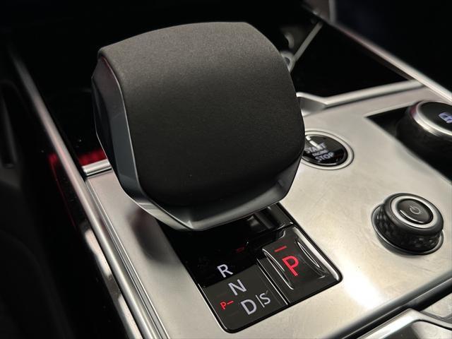 Photo of 2023 Santorini Black Metallic Land Rover Range Rover