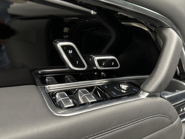 Photo of 2023 Santorini Black Metallic Land Rover Range Rover