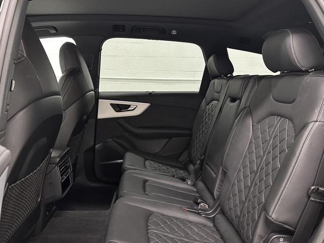 Photo of 2024 Black Metallic Audi Q7