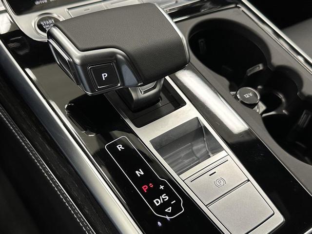 Photo of 2025 Mythos Black Metallic Audi Q7
