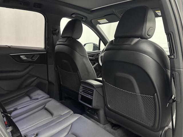 Photo of 2025 Mythos Black Metallic Audi Q7