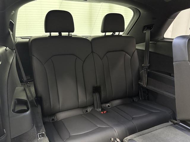Photo of 2025 Mythos Black Metallic Audi Q7