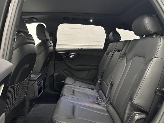 Photo of 2025 Mythos Black Metallic Audi Q7