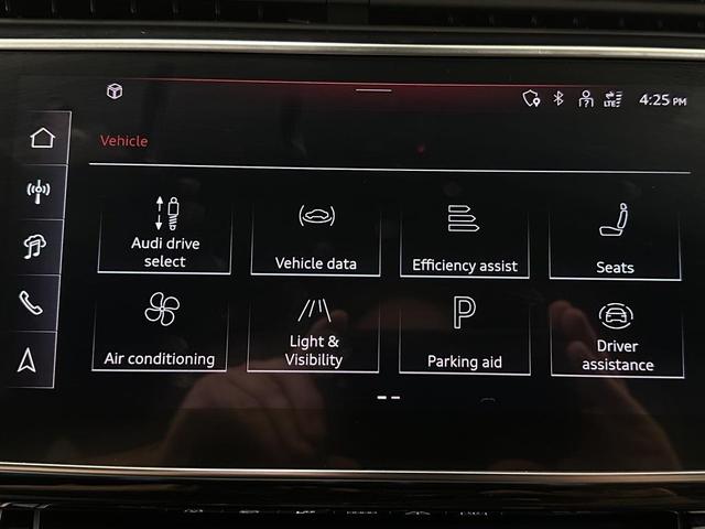 Photo of 2025 Mythos Black Metallic Audi Q7