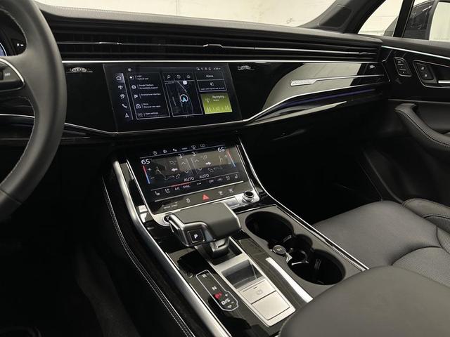 Photo of 2025 Mythos Black Metallic Audi Q7