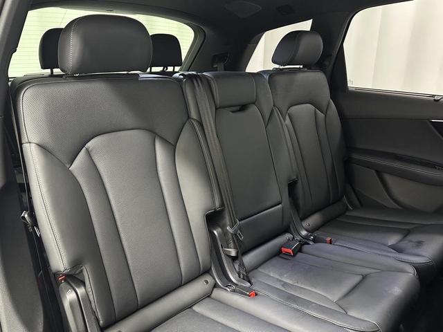 Photo of 2025 Mythos Black Metallic Audi Q7