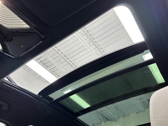 Photo of 2022 Carbon Black Metallic BMW X7