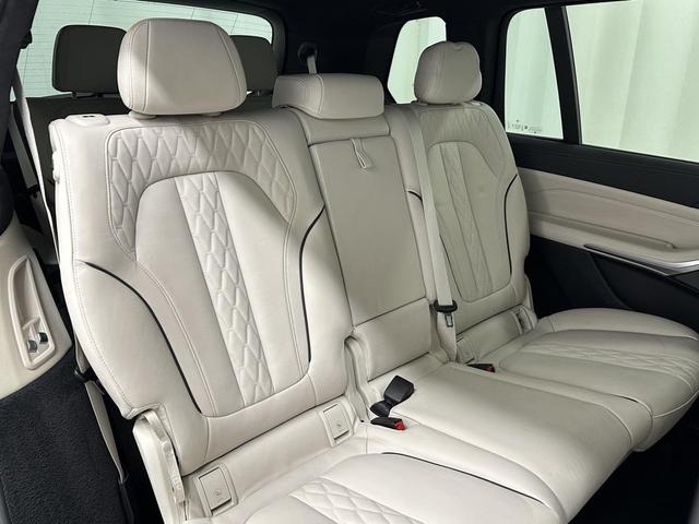Photo of 2022 Carbon Black Metallic BMW X7