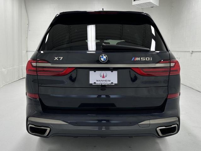 Photo of 2022 Carbon Black Metallic BMW X7