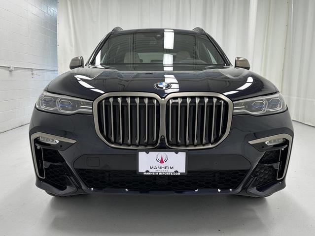 Photo of 2022 Carbon Black Metallic BMW X7