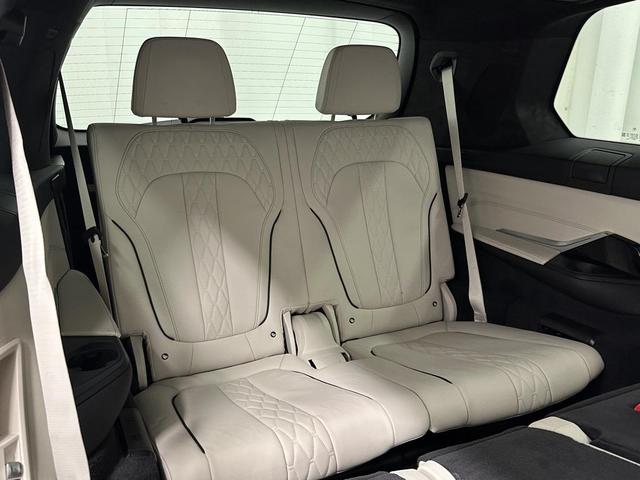 Photo of 2022 Carbon Black Metallic BMW X7