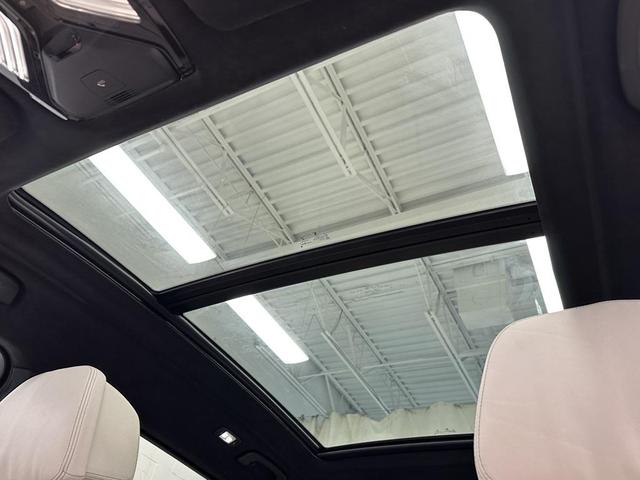 Photo of 2022 Carbon Black Metallic BMW X7