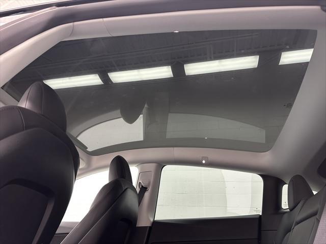 Photo of 2022 Pearl White Multi-Coat Tesla Model Y