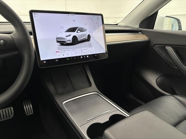 Photo of 2022 Pearl White Multi-Coat Tesla Model Y