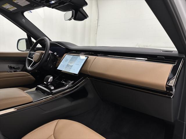 Photo of 2025 Fuji White Land Rover Range Rover Sport