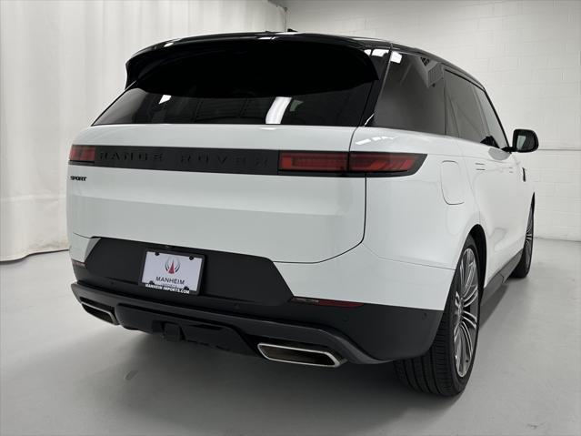 Photo of 2025 Fuji White Land Rover Range Rover Sport