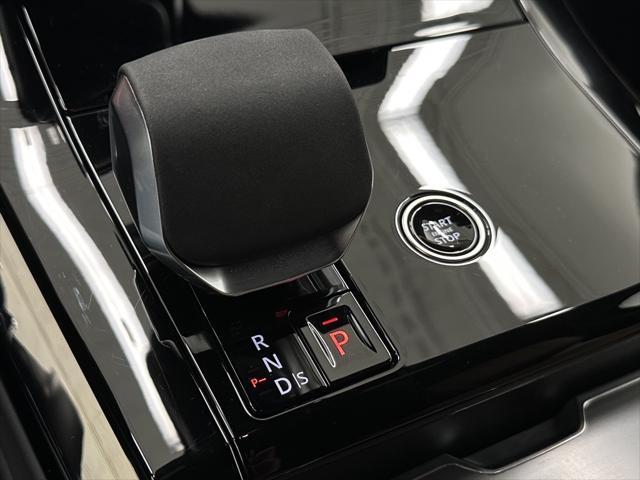 Photo of 2025 Fuji White Land Rover Range Rover Sport