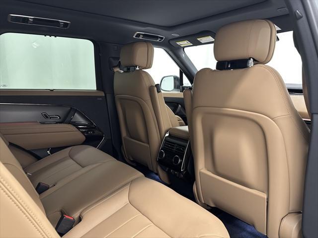 Photo of 2025 Fuji White Land Rover Range Rover Sport
