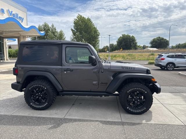 Photo of 2021 Gray Jeep Wrangler
