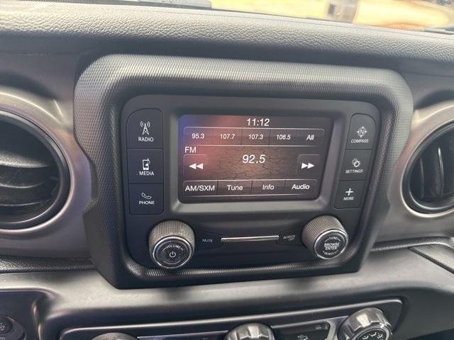 Photo of 2021 Gray Jeep Wrangler