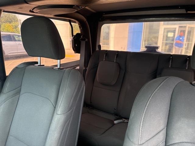 Photo of 2021 Gray Jeep Wrangler