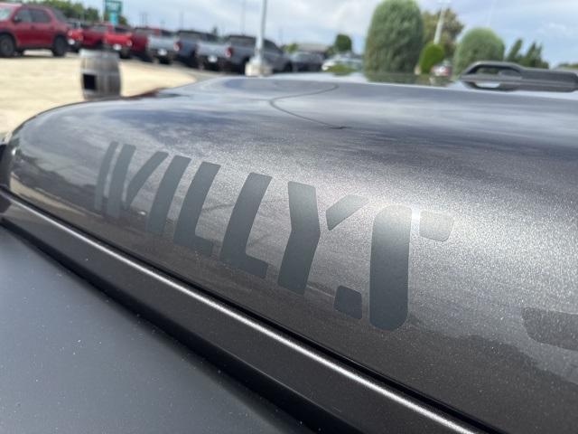 Photo of 2021 Gray Jeep Wrangler