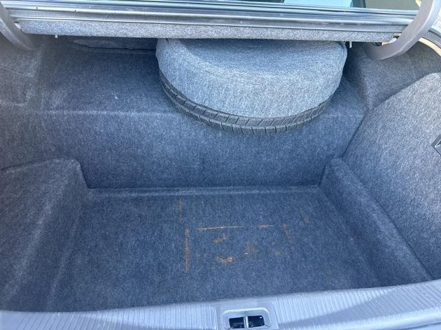 Photo of 2004 Tan Lincoln Town Car