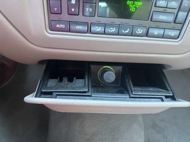 Photo of 2004 Tan Lincoln Town Car