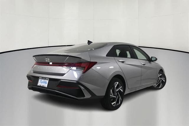 Photo of 2025 Gray Hyundai ELANTRA HEV