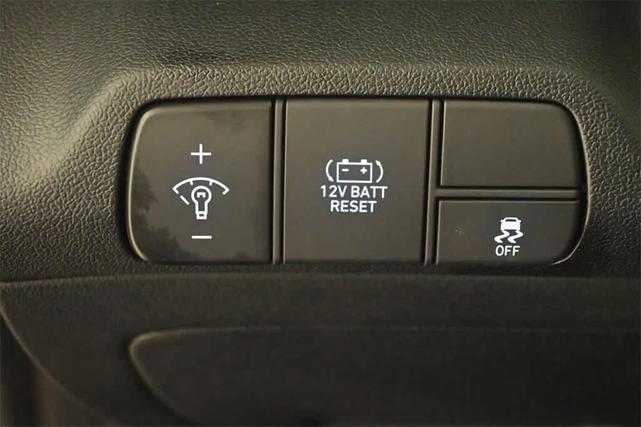 Photo of 2025 Gray Hyundai ELANTRA HEV