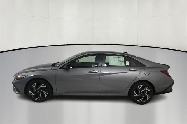 Photo of 2025 Gray Hyundai ELANTRA HEV