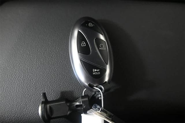 Photo of 2025 Gray Hyundai ELANTRA HEV