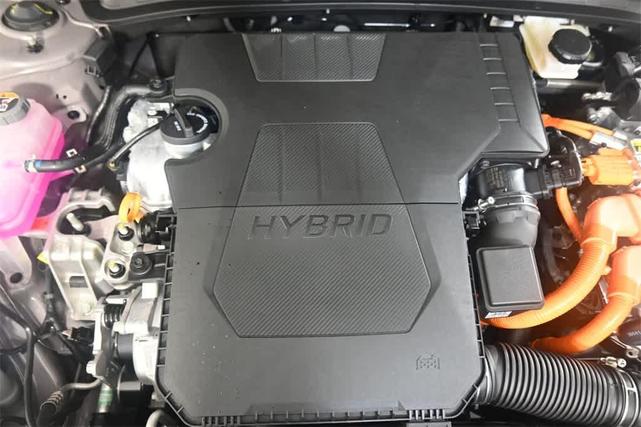 Photo of 2025 Gray Hyundai ELANTRA HEV