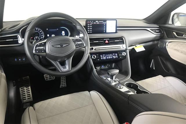 Photo of 2025 White Genesis G70