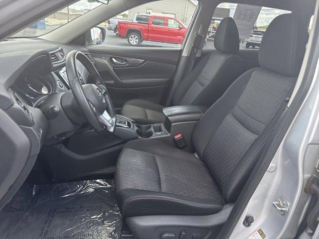 Photo of 2018 Brilliant Silver Nissan Rogue